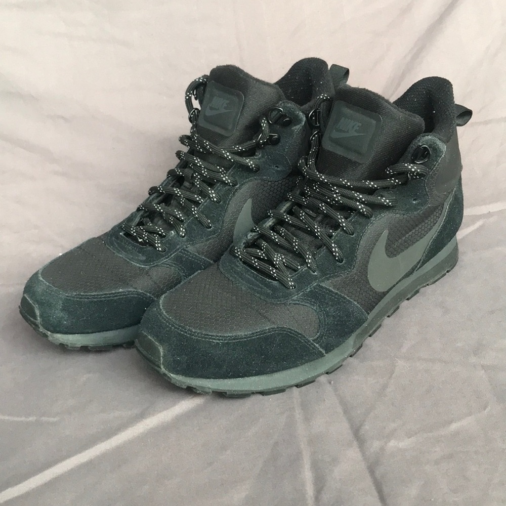 Men’s Nike Md Runner 2 Mid Premium Running Shoe